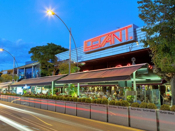 RESTAURANT LLEVANT